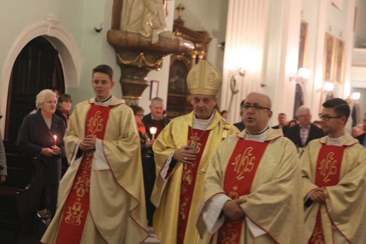 Poświęcenie figury MB Fatimskiej u św. Marii Magdaleny w Cieszynie