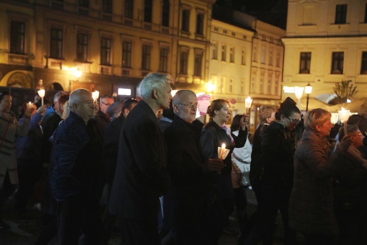 Poświęcenie figury MB Fatimskiej u św. Marii Magdaleny w Cieszynie