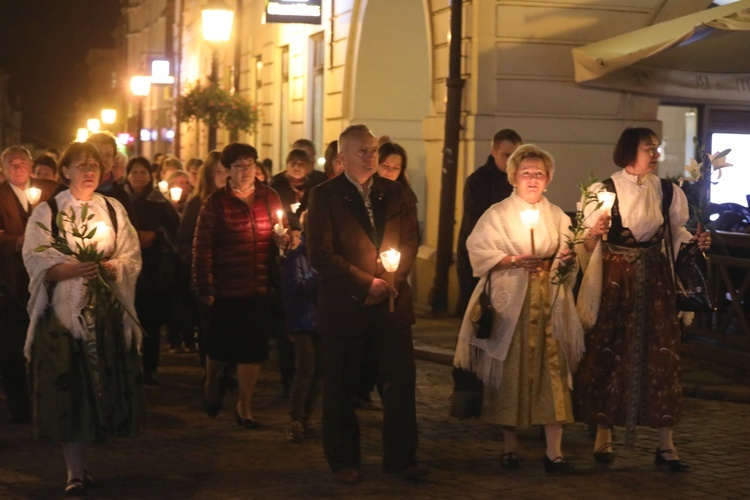 Poświęcenie figury MB Fatimskiej u św. Marii Magdaleny w Cieszynie