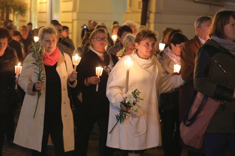 Poświęcenie figury MB Fatimskiej u św. Marii Magdaleny w Cieszynie