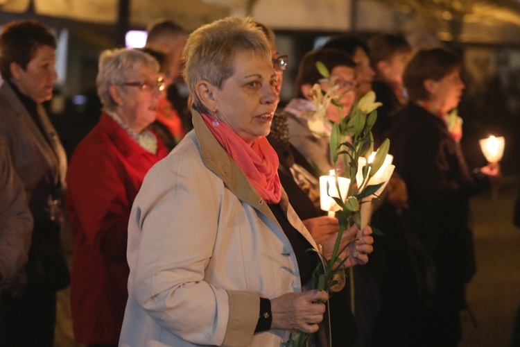 Poświęcenie figury MB Fatimskiej u św. Marii Magdaleny w Cieszynie