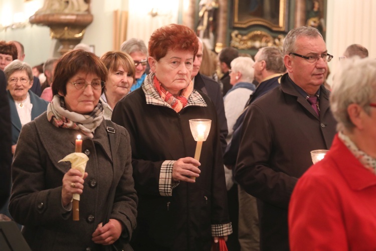 Poświęcenie figury MB Fatimskiej u św. Marii Magdaleny w Cieszynie