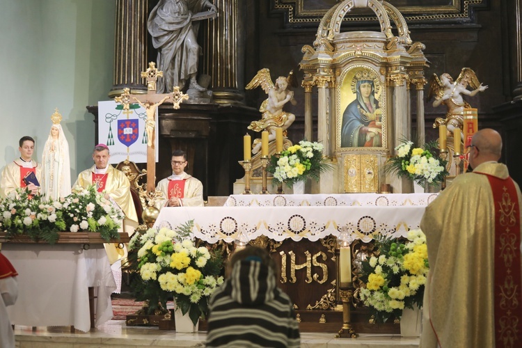 Poświęcenie figury MB Fatimskiej u św. Marii Magdaleny w Cieszynie