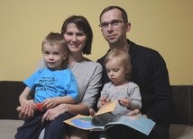 Małgorzata i Marcin Zimoniowie zebrali w książkę świadectwa małżeństw, które doświadczyły utraty dziecka na skutek poronienia