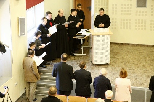 Pierwsza sesja synodu