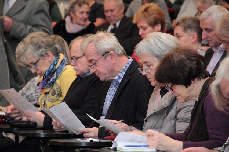 Dzień skupienia parafialnych zespołów synodalnych