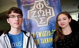 ▲	 Paulina i Piotr uczestniczą w szkole animatora.