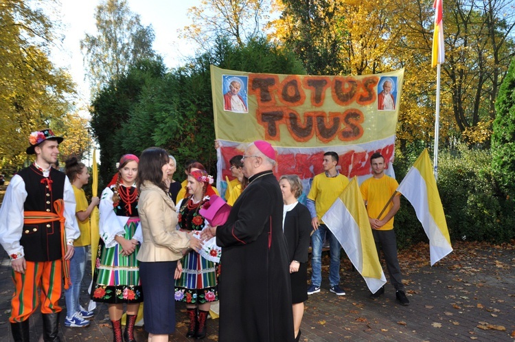 Dzień Papieski w Zduńskiej Dąbrowie