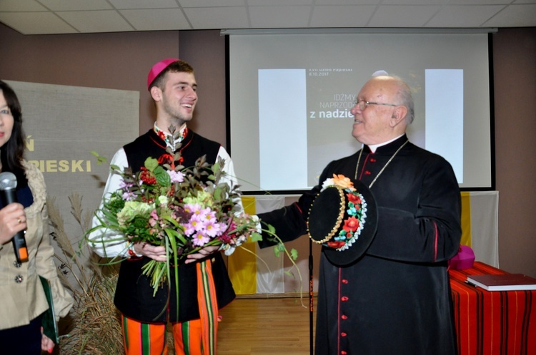 Dzień Papieski w Zduńskiej Dąbrowie