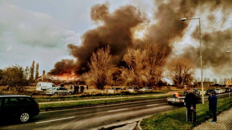 Kłęby dymu unosiły się nad Świdnicą od godz. 15.00.