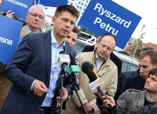 Petru: zakaz handlu w niedziele wprowadzi ogromny zamęt w kraju