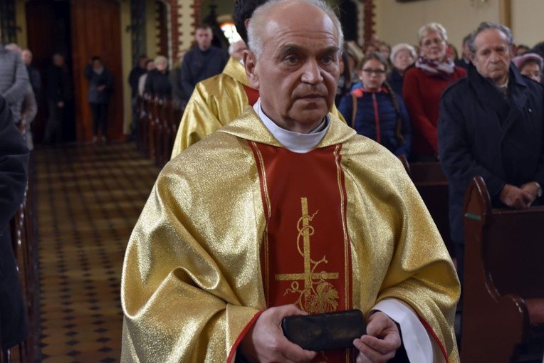 Msza św. z relikwiami bł. ks. Jerzego Popiełuszki