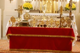 Relikwie niemal 40 świętych uczczono w Chełmie