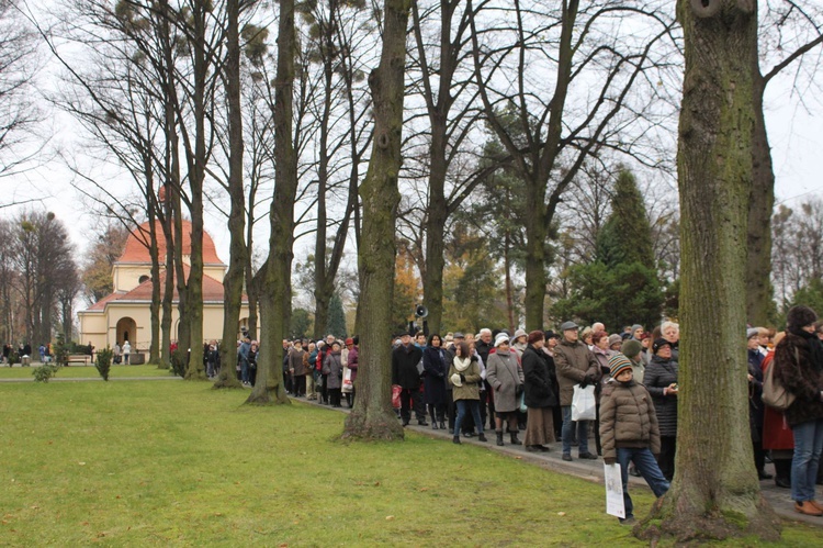 Nabożeństwo na cmentarzu Centralnym w Gliwicach