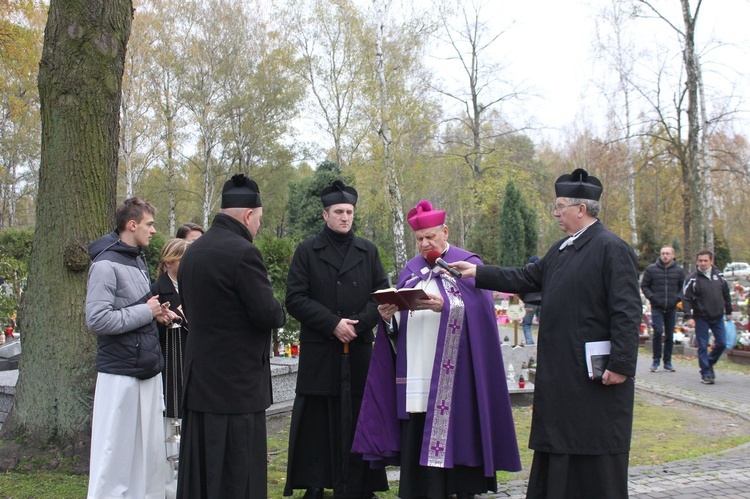 Nabożeństwo na cmentarzu Centralnym w Gliwicach