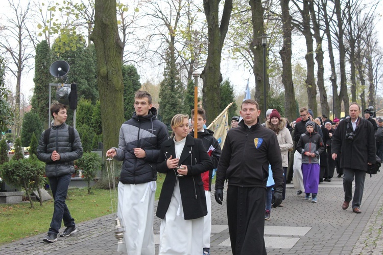 Nabożeństwo na cmentarzu Centralnym w Gliwicach