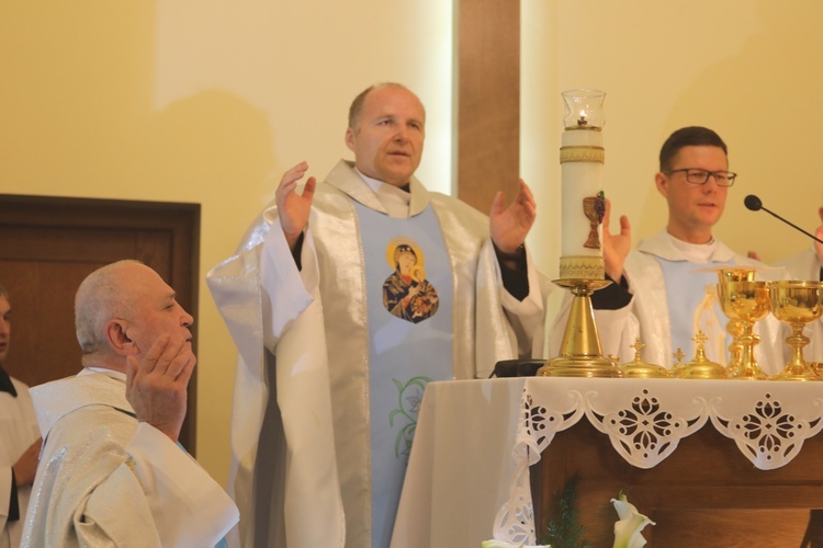 Poświęcenie kaplicy cmentarnej w Wieprzu