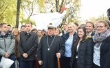 Arcybiskup Grzegorz Ryś przyjął propozycję łódzkiej młodzieży i z radością przejął ster na Łodzi Piotrowej. 