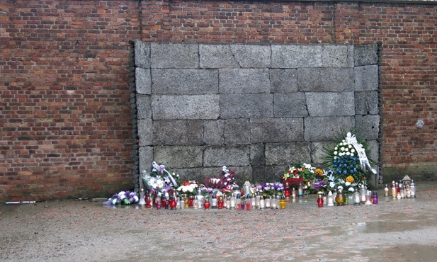 Msza św. w byłym KL Auschwitz