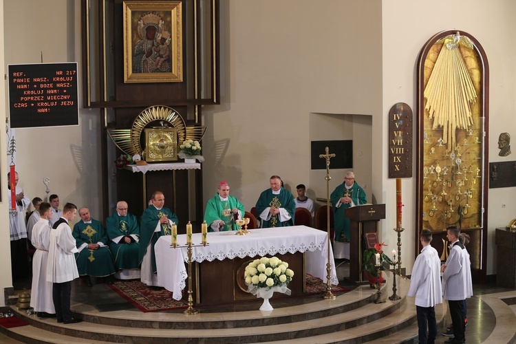 Rocznica powstnia parafii w Nowej Dębie