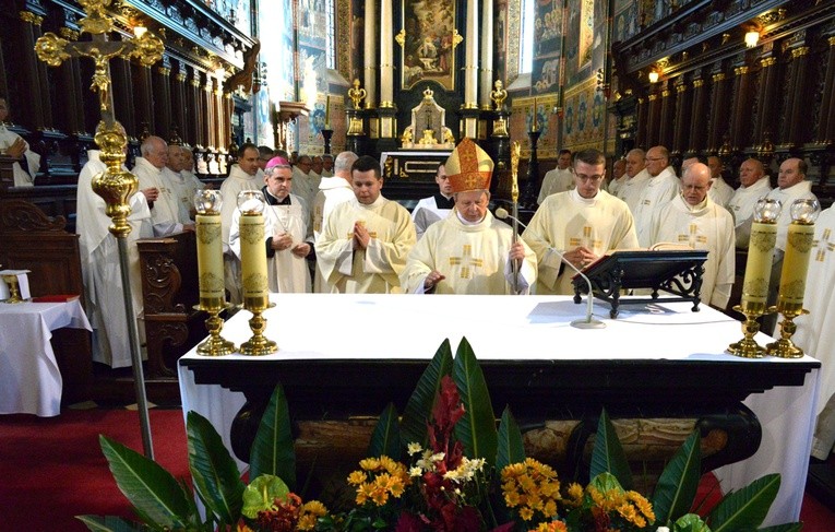 Mszy św. w bazylice katedralnej w Sandomierzu przewodniczył bp Henryk Tomasik