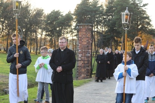 32. Droga Krzyżowa za zmarłych - w byłym KL Auschwitz-Birkenau - 2017