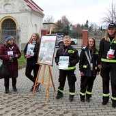 Młodzi postanowili wesprzeć swoją nauczycielkę w projekcie.