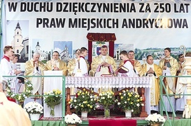 ▲	Dziękczynna Msza św. w intencji mieszkańców. 