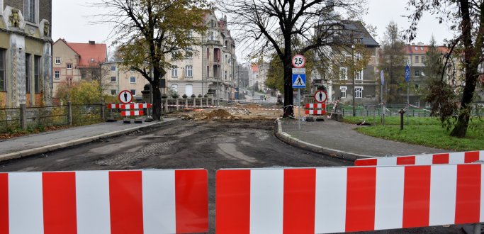 Remontowany most w Dzierżoniowie.