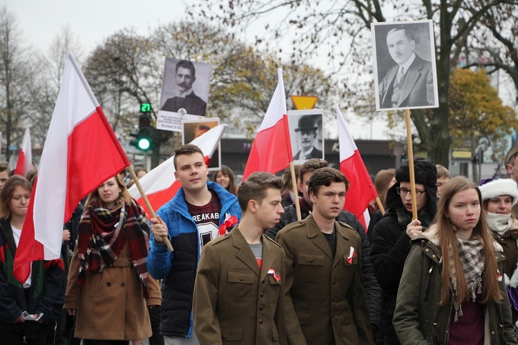 Marsz patriotyczny w Łowiczu