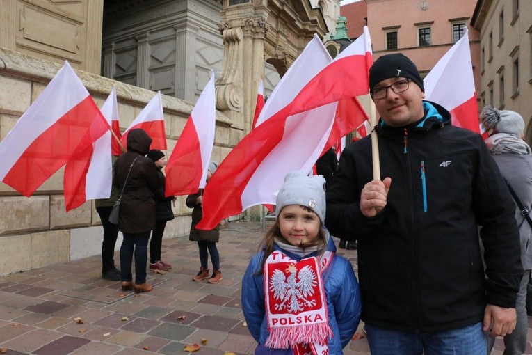 Świętowali przy mundurze marszałka