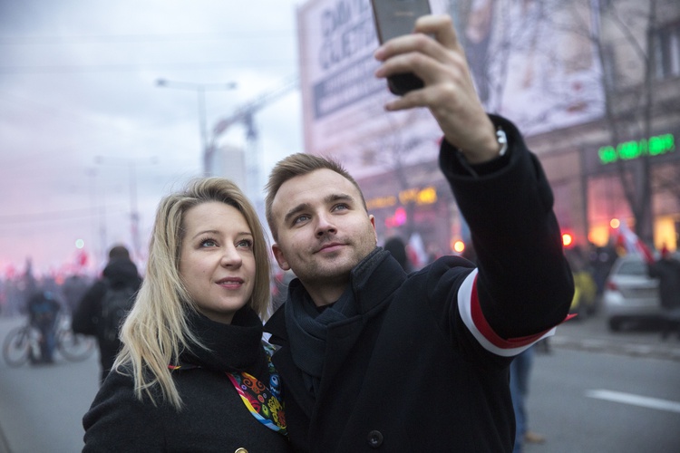 Tysiące flag pod hasłem "My chcemy Boga" 