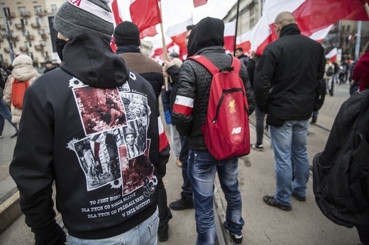 Tysiące flag pod hasłem "My chcemy Boga" 