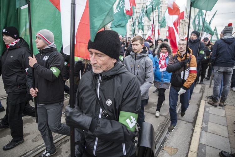 Tysiące flag pod hasłem "My chcemy Boga" 