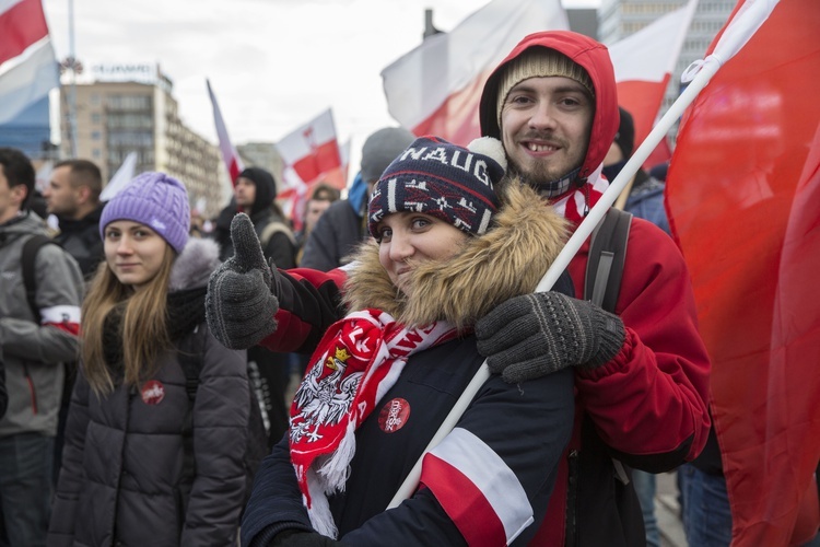 Tysiące flag pod hasłem "My chcemy Boga" 