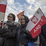 Tysiące flag pod hasłem "My chcemy Boga" 