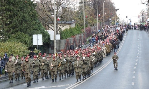 Przemarsz z Aleksandrowic na os. Wojska Polskiego