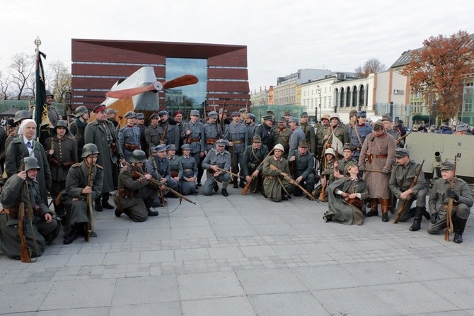 Widowisko batalistyczne "Za Polskę" w centrum Wrocławia