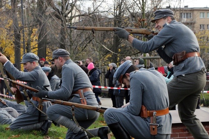 Widowisko batalistyczne "Za Polskę" w centrum Wrocławia