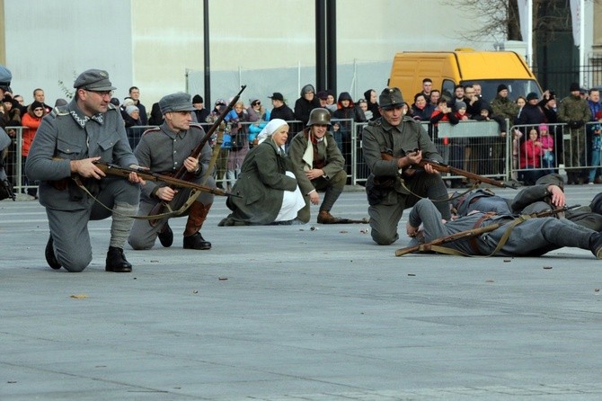 Widowisko batalistyczne "Za Polskę" w centrum Wrocławia