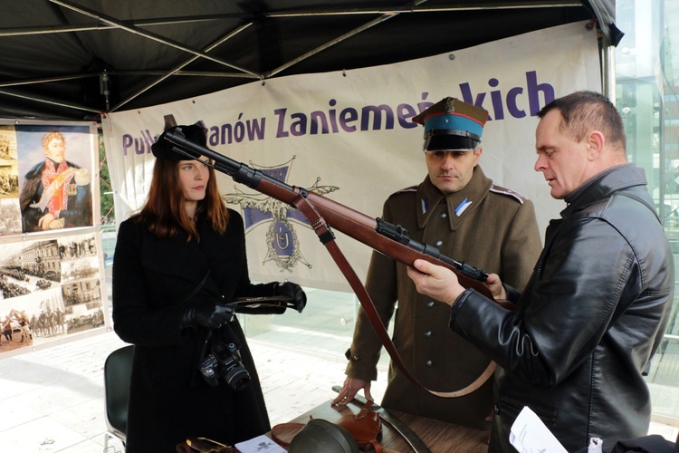 Widowisko batalistyczne "Za Polskę" w centrum Wrocławia