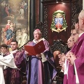 ◄	Metropolita wymienił nazwiska zmarłych biskupów oraz administratorów archidiecezji gdańskiej i diecezji pelplińskiej, a także księży, którzy odeszli do wieczności w minionym roku.