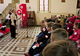 ▲	Po Eucharystii w świątyni odbył się koncert pieśni patriotycznych. Wystąpili Andrzej i Joanna Jurkiewiczowie. 