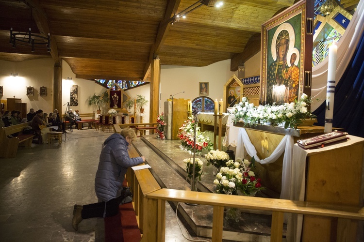 Dziękowali Matce Bożej w Śródborowie