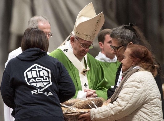 Papież w Światowym Dniu Ubogich: w ubogich objawia się obecność Jezusa