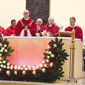 	Dziękczynienie za dar kapłaństwa podczas uroczystości patronalnych ku czci Pierwszych Męczenników Polski.