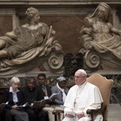 Papież: Podsycanie strachu przed migrantami to sianie przemocy