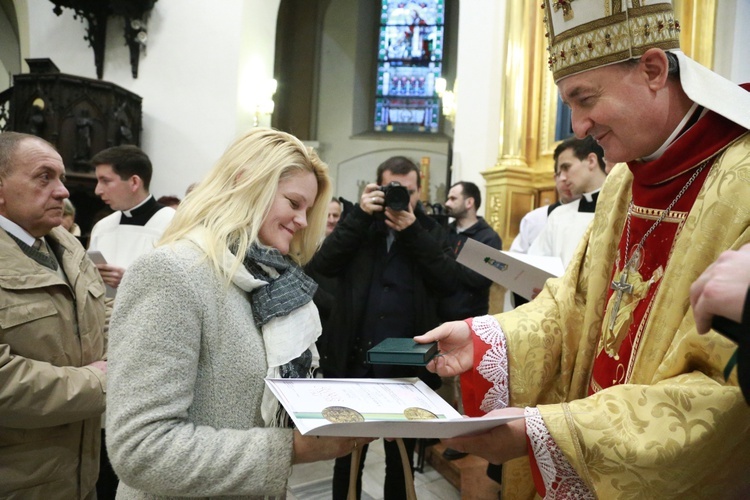 Wręczenie medali "Dei Regno Servire"