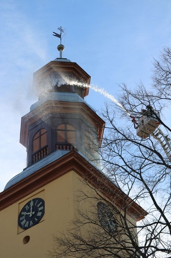 Ćwiczenia przeciwpożarowe w kościele