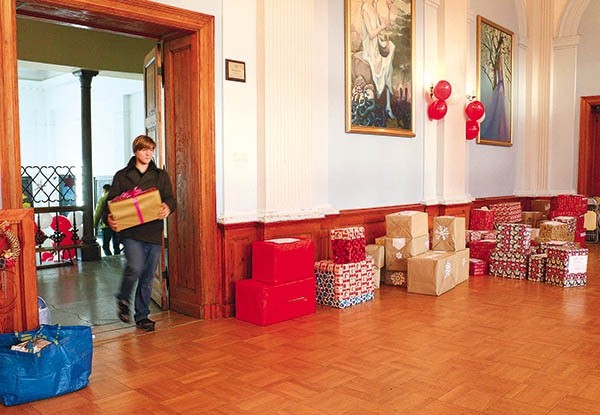 ▲	Baza darczyńców Szlachetnej Paczki otwarta została 19 listopada, finał akcji odbędzie się 9 i 10 grudnia. Wtedy dary dotrą do rodzin. 